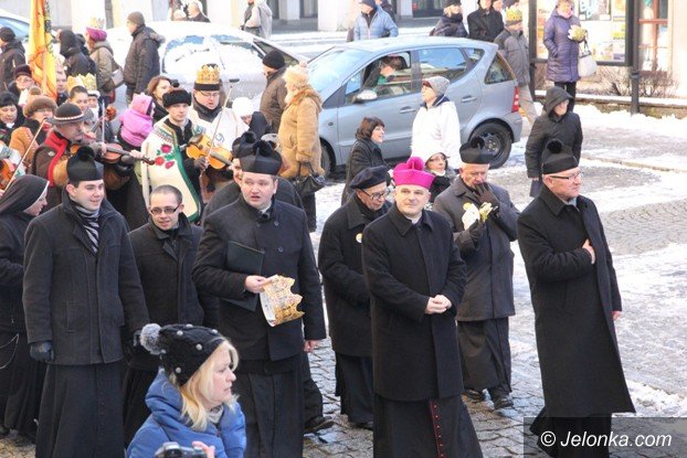 trzej-krolowie-dotarli-do-jeleniogorskiego-betlejem-foto-video-55619