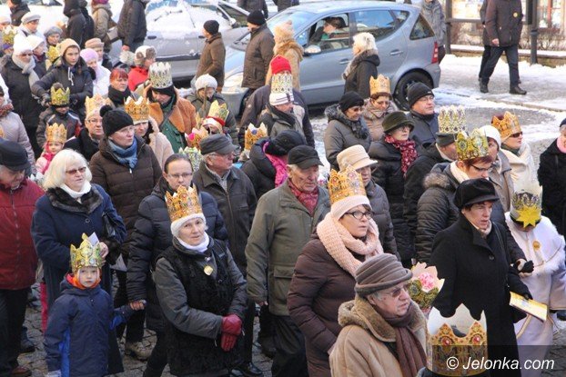 trzej-krolowie-dotarli-do-jeleniogorskiego-betlejem-foto-video-55619