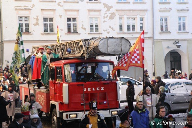 trzej-krolowie-dotarli-do-jeleniogorskiego-betlejem-foto-video-55619