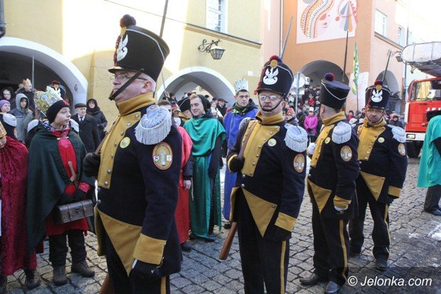trzej-krolowie-dotarli-do-jeleniogorskiego-betlejem-foto-video-55619