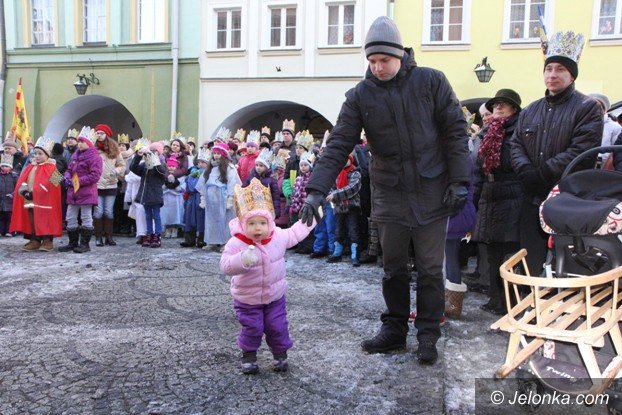 trzej-krolowie-dotarli-do-jeleniogorskiego-betlejem-foto-video-55619