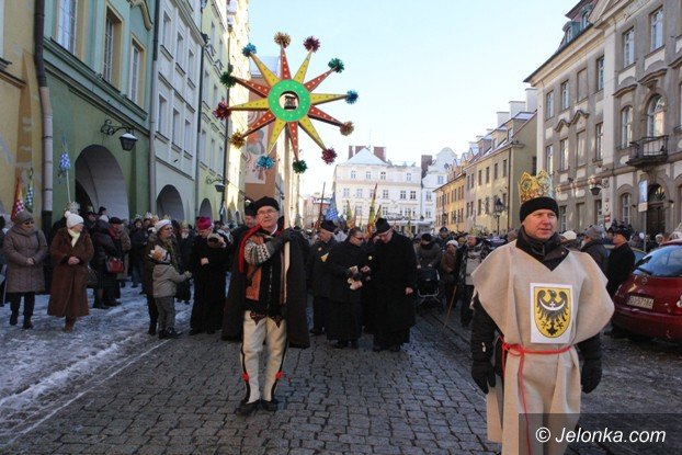 trzej-krolowie-dotarli-do-jeleniogorskiego-betlejem-foto-video-55619