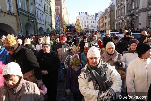 trzej-krolowie-dotarli-do-jeleniogorskiego-betlejem-foto-video-55619