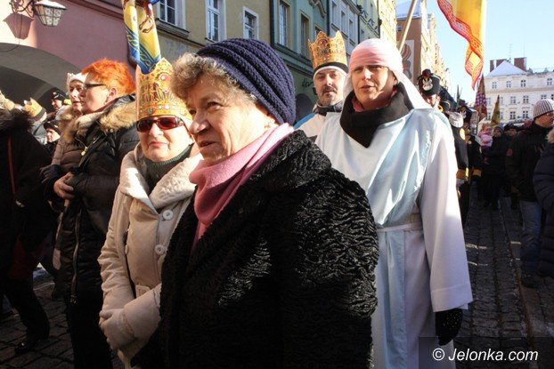 trzej-krolowie-dotarli-do-jeleniogorskiego-betlejem-foto-video-55619