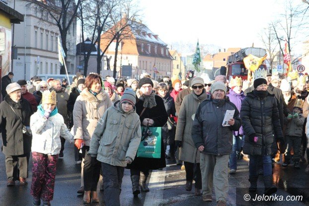 trzej-krolowie-dotarli-do-jeleniogorskiego-betlejem-foto-video-55619