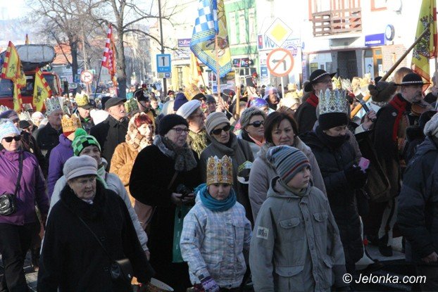 trzej-krolowie-dotarli-do-jeleniogorskiego-betlejem-foto-video-55619