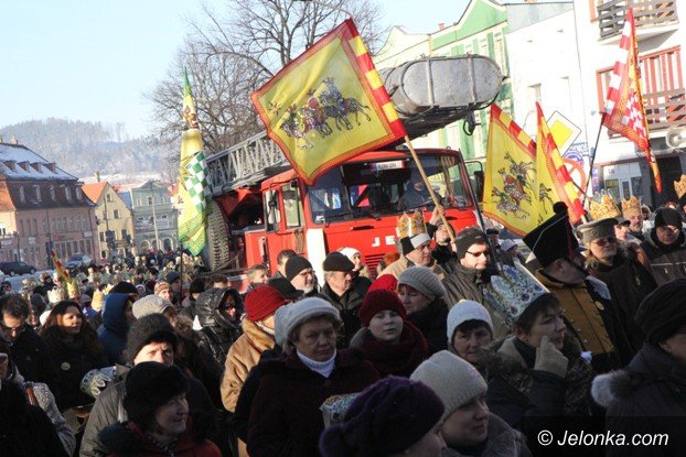 trzej-krolowie-dotarli-do-jeleniogorskiego-betlejem-foto-video-55619