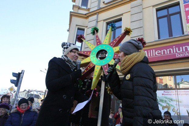 trzej-krolowie-dotarli-do-jeleniogorskiego-betlejem-foto-video-55619
