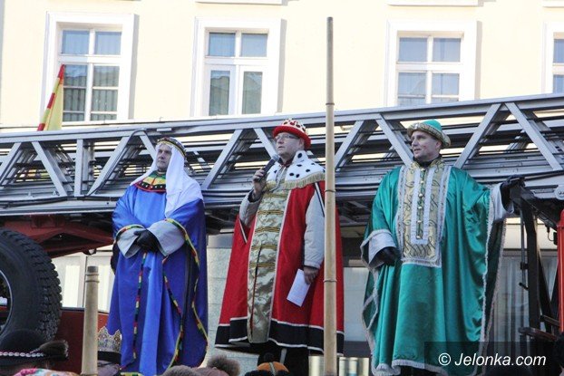trzej-krolowie-dotarli-do-jeleniogorskiego-betlejem-foto-video-55619