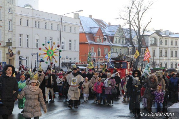 trzej-krolowie-dotarli-do-jeleniogorskiego-betlejem-foto-video-55619