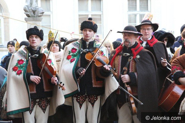 trzej-krolowie-dotarli-do-jeleniogorskiego-betlejem-foto-video-55619