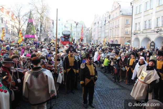 trzej-krolowie-dotarli-do-jeleniogorskiego-betlejem-foto-video-55619