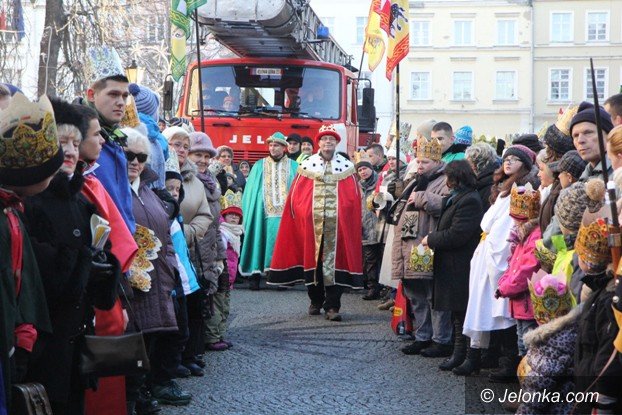 trzej-krolowie-dotarli-do-jeleniogorskiego-betlejem-foto-video-55619