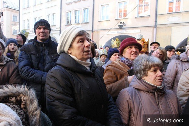 trzej-krolowie-dotarli-do-jeleniogorskiego-betlejem-foto-video-55619