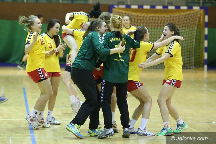 brutalny-mecz-na-szczycie-foto-55756