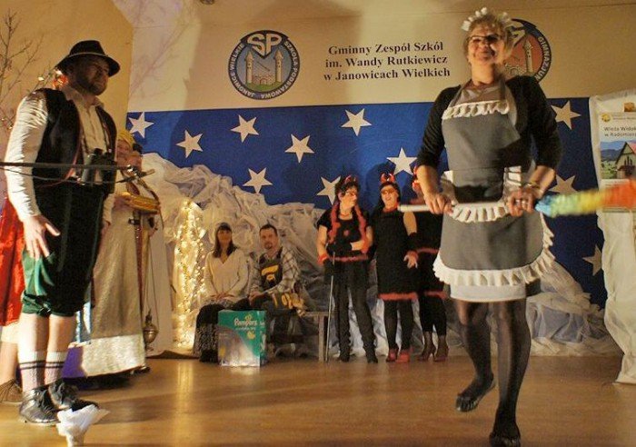wojt-proboszcz-radni-i-urzednicy-zagrali-dla-szkoy-foto-55836