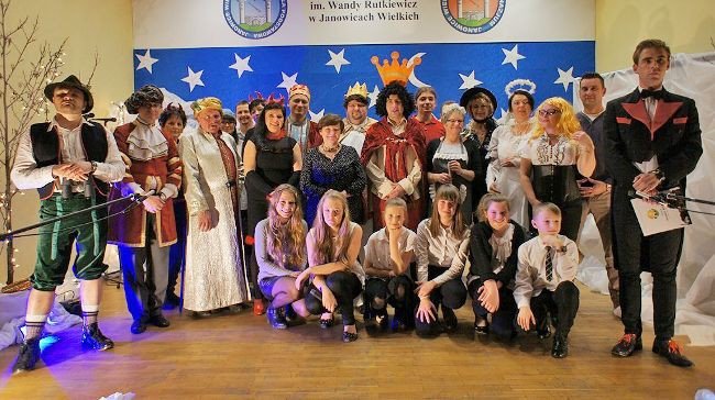 wojt-proboszcz-radni-i-urzednicy-zagrali-dla-szkoy-foto-55836