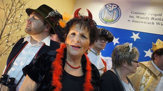 wojt-proboszcz-radni-i-urzednicy-zagrali-dla-szkoy-foto-55836
