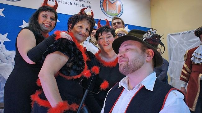 wojt-proboszcz-radni-i-urzednicy-zagrali-dla-szkoy-foto-55836