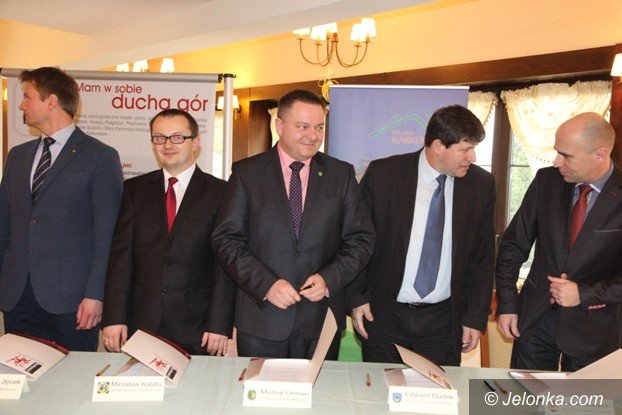 stawiaja-na-wspolna-promocje-powiatu-jeleniogorskiego-foto-55861