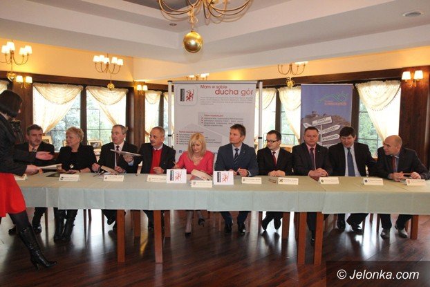 stawiaja-na-wspolna-promocje-powiatu-jeleniogorskiego-foto-55861