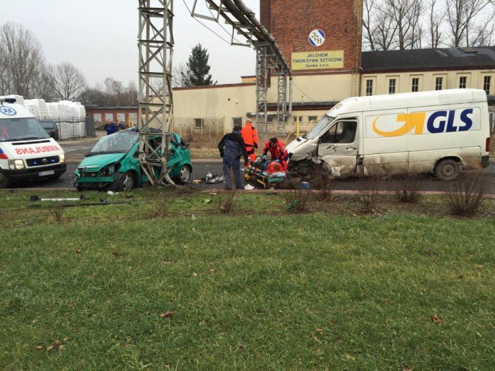 wypadek-koo-jelchemu-trzy-osoby-w-szpitalu-foto-55883
