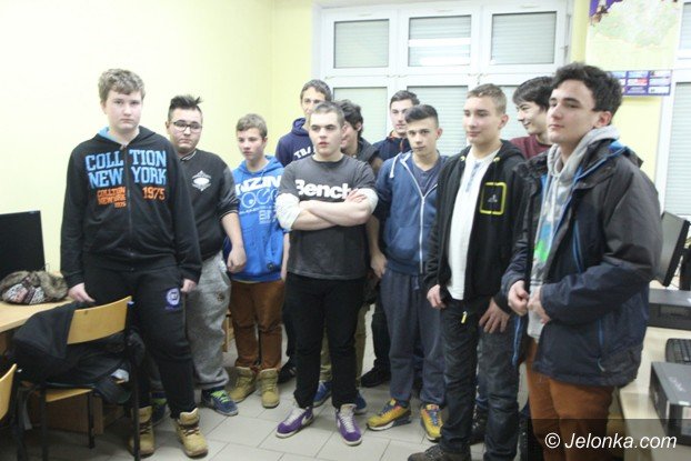 mistrzowie-gier-komputerowych-rozegrali-turniej-w-csa-foto-55893