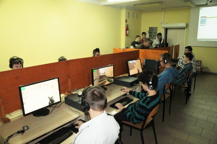 mistrzowie-gier-komputerowych-rozegrali-turniej-w-csa-foto-55893
