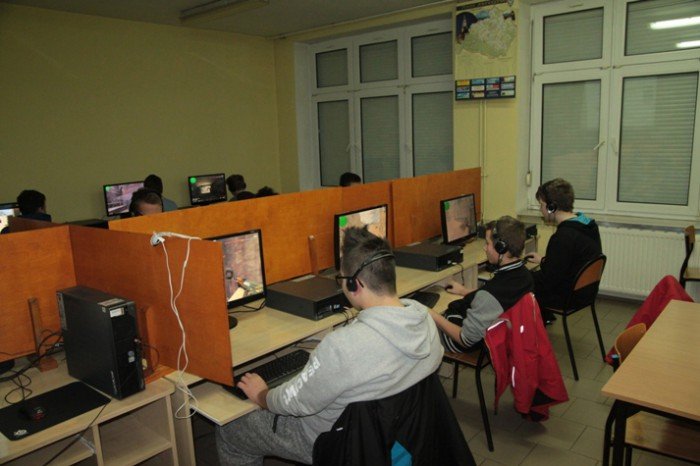 mistrzowie-gier-komputerowych-rozegrali-turniej-w-csa-foto-55893