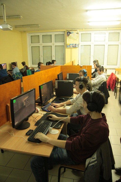 mistrzowie-gier-komputerowych-rozegrali-turniej-w-csa-foto-55893