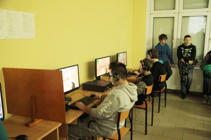mistrzowie-gier-komputerowych-rozegrali-turniej-w-csa-foto-55893