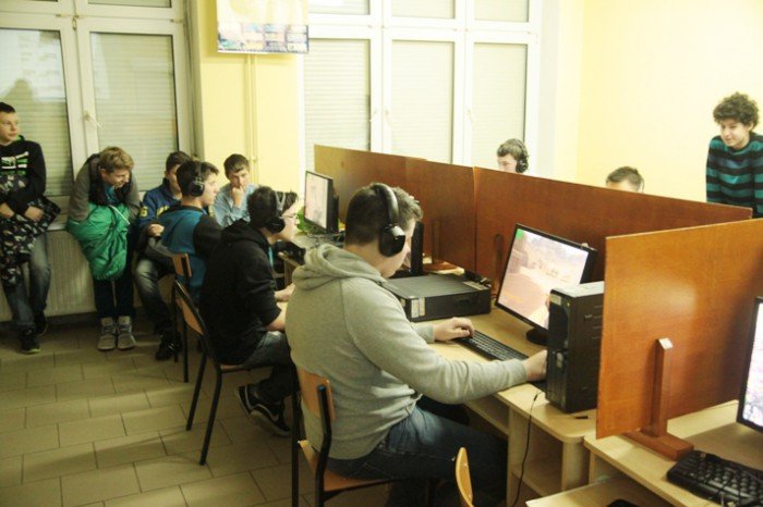 mistrzowie-gier-komputerowych-rozegrali-turniej-w-csa-foto-55893