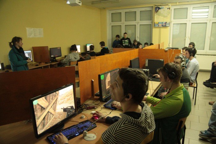 mistrzowie-gier-komputerowych-rozegrali-turniej-w-csa-foto-55893