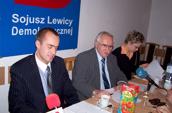 Ustępujący prezydent miasta podczas ostatniej przed wyborami konferencji.