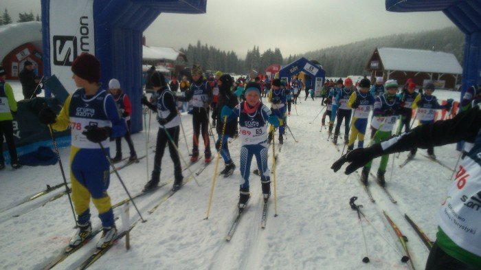 dzieci-z-15-ferie-spedziy-na-nartach-foto-56052
