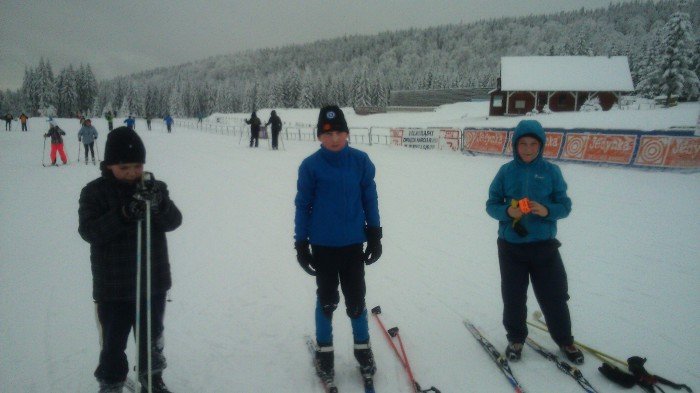 dzieci-z-15-ferie-spedziy-na-nartach-foto-56052