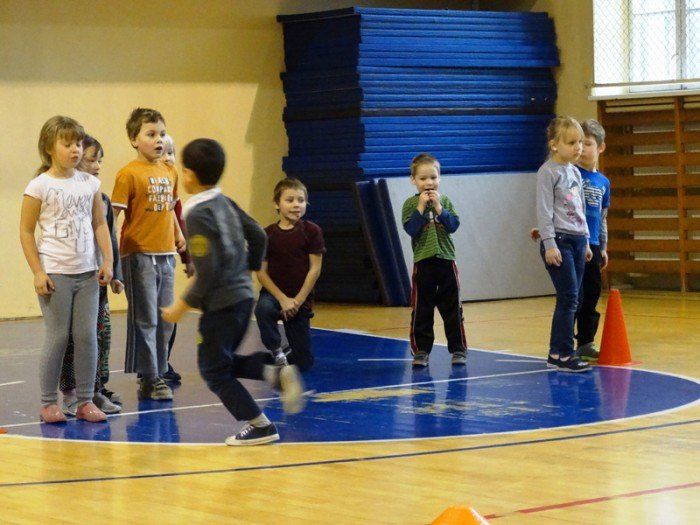 edukacyjnie-i-sportowo-w-drugim-tygodniu-zimowiska-w-mdk-foto-56056