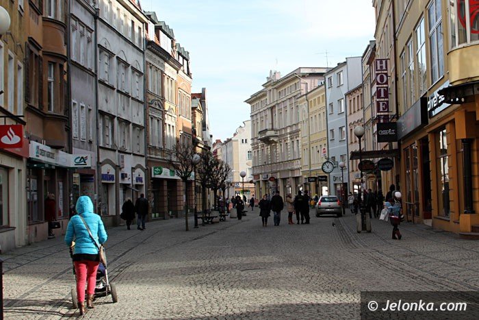 bedzie-szpilkotrasa-na-jeleniogorskim-deptaku-foto-56088