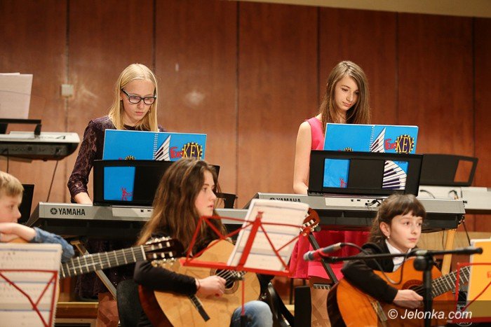 piekny-koncert-karnawaowy-uczniow-yamahy-foto-56230
