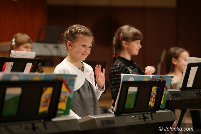 piekny-koncert-karnawaowy-uczniow-yamahy-foto-56230