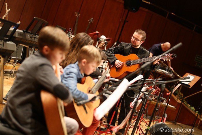 piekny-koncert-karnawaowy-uczniow-yamahy-foto-56230