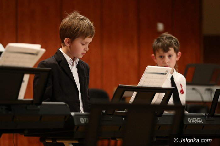 piekny-koncert-karnawaowy-uczniow-yamahy-foto-56230