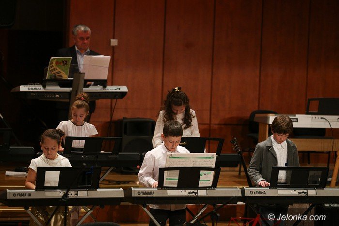 piekny-koncert-karnawaowy-uczniow-yamahy-foto-56230