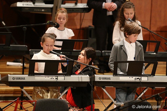 piekny-koncert-karnawaowy-uczniow-yamahy-foto-56230