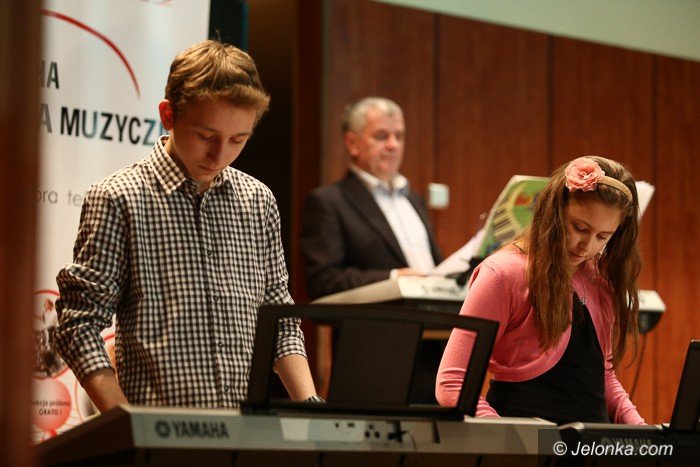 piekny-koncert-karnawaowy-uczniow-yamahy-foto-56230