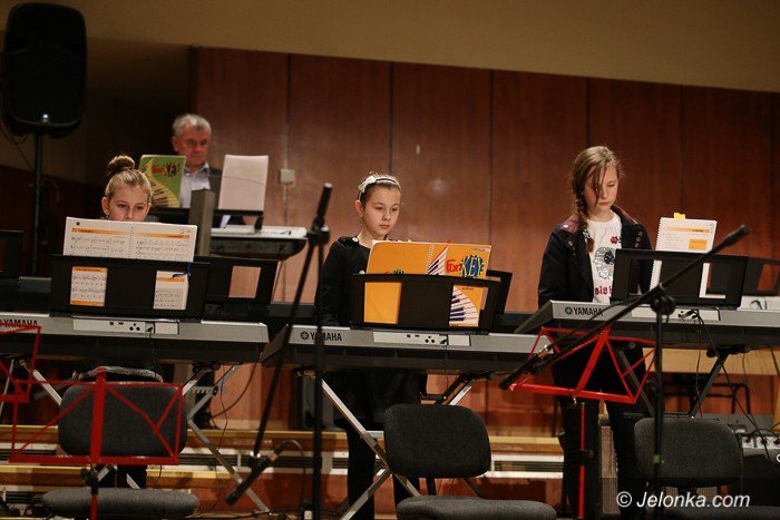 piekny-koncert-karnawaowy-uczniow-yamahy-foto-56230