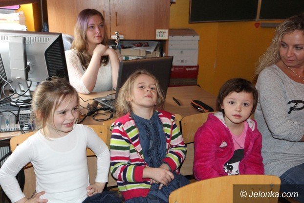 norwidowska-modziez-zagraa-spektakl-dla-przedszkolakow-foto-56258