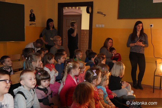 norwidowska-modziez-zagraa-spektakl-dla-przedszkolakow-foto-56258