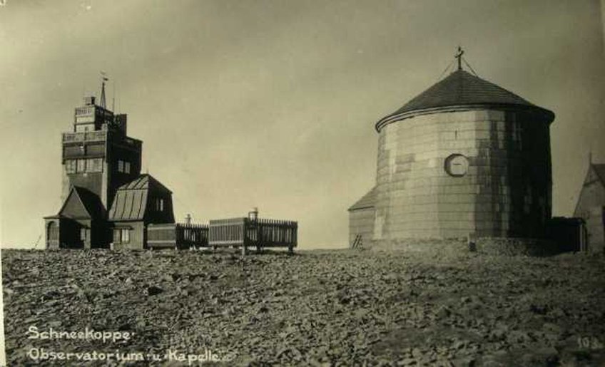 Obserwatorium meteorologiczne i kaplica św. Wawrzyńca.
