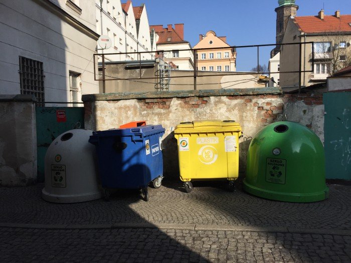 zoty-pojemnik-rzadzi-foto-56362